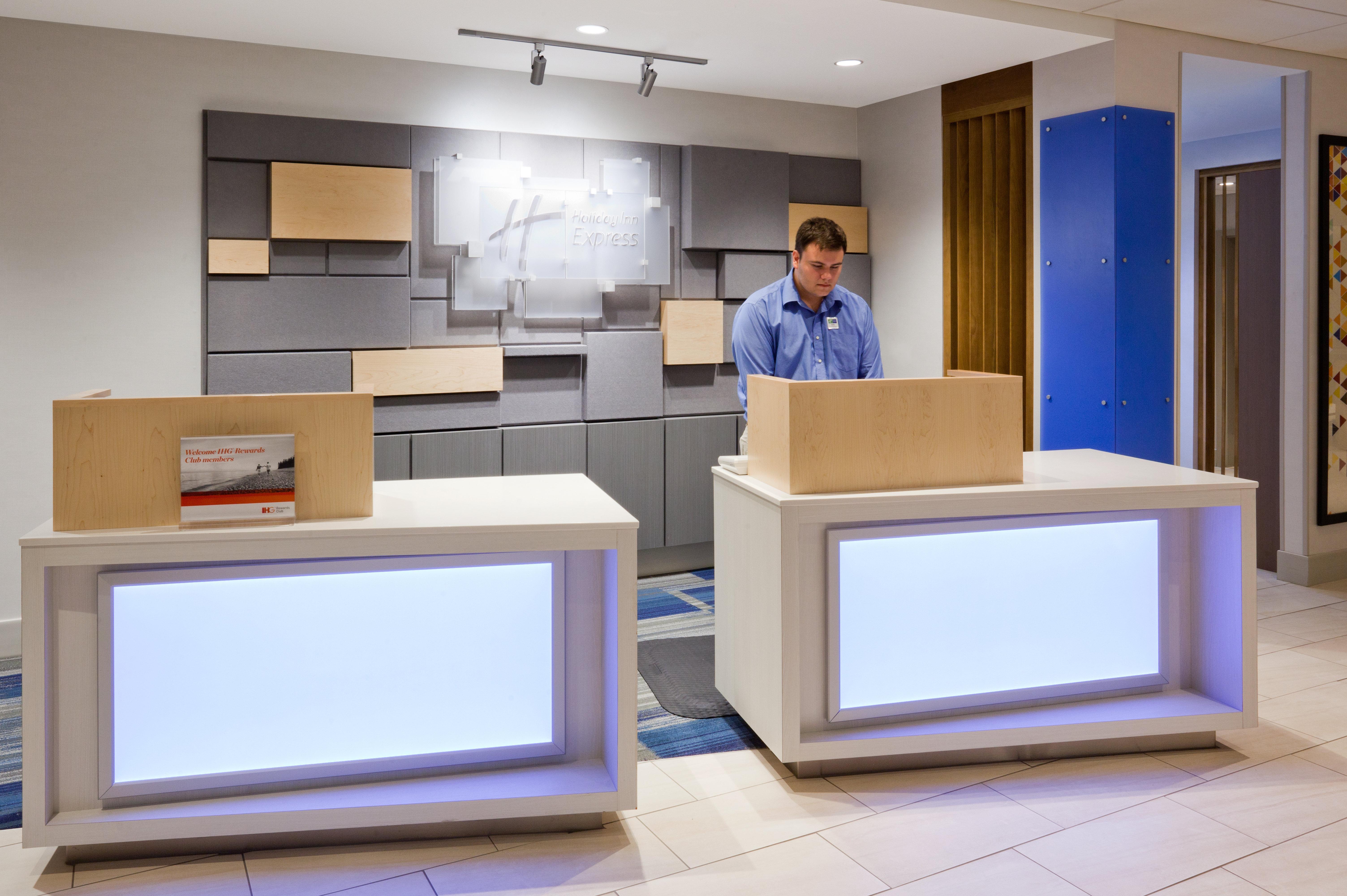 Holiday Inn Express And Suites Des Moines Downtown By Ihg Екстериор снимка